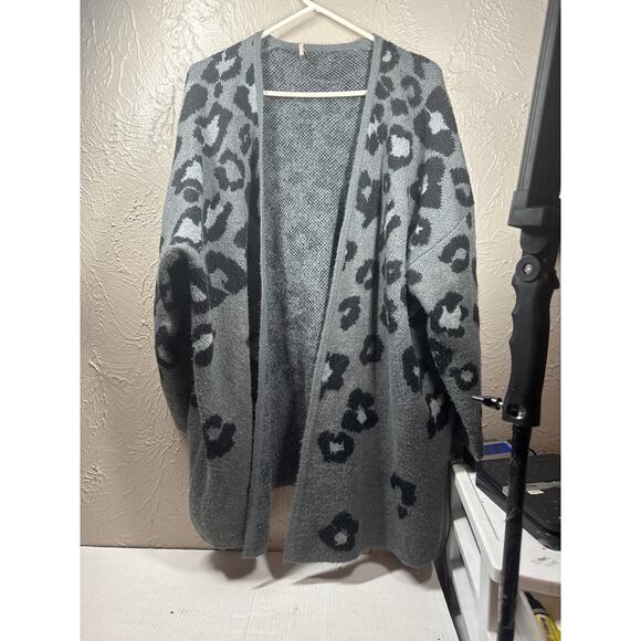 Triangle Gray Black Open Front Animal Print Cardigan Sweater Plus Size 20X - Picture 1 of 5